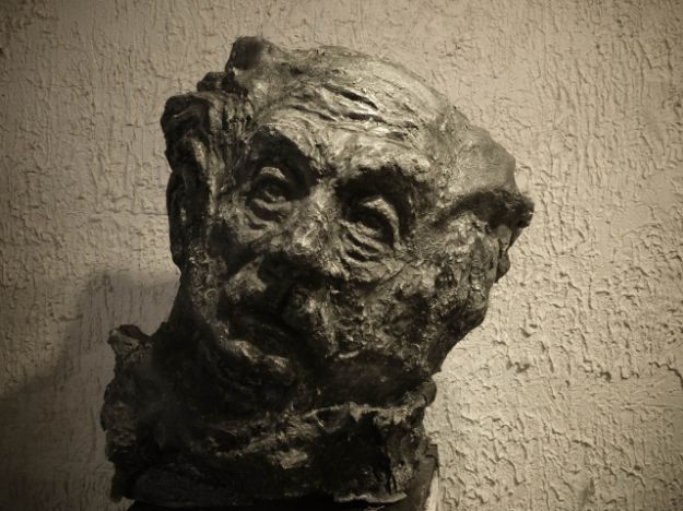 تصویر نیما یوشیج